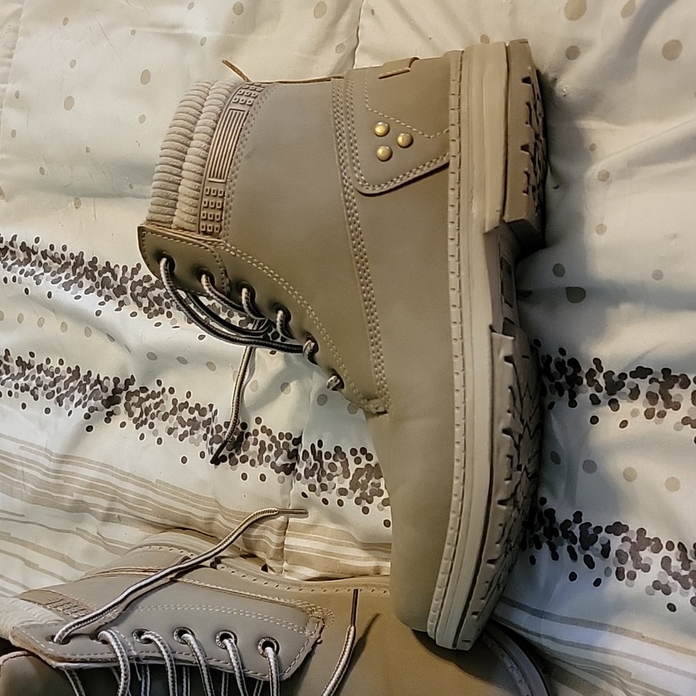 Boots - Picture 2 of 4